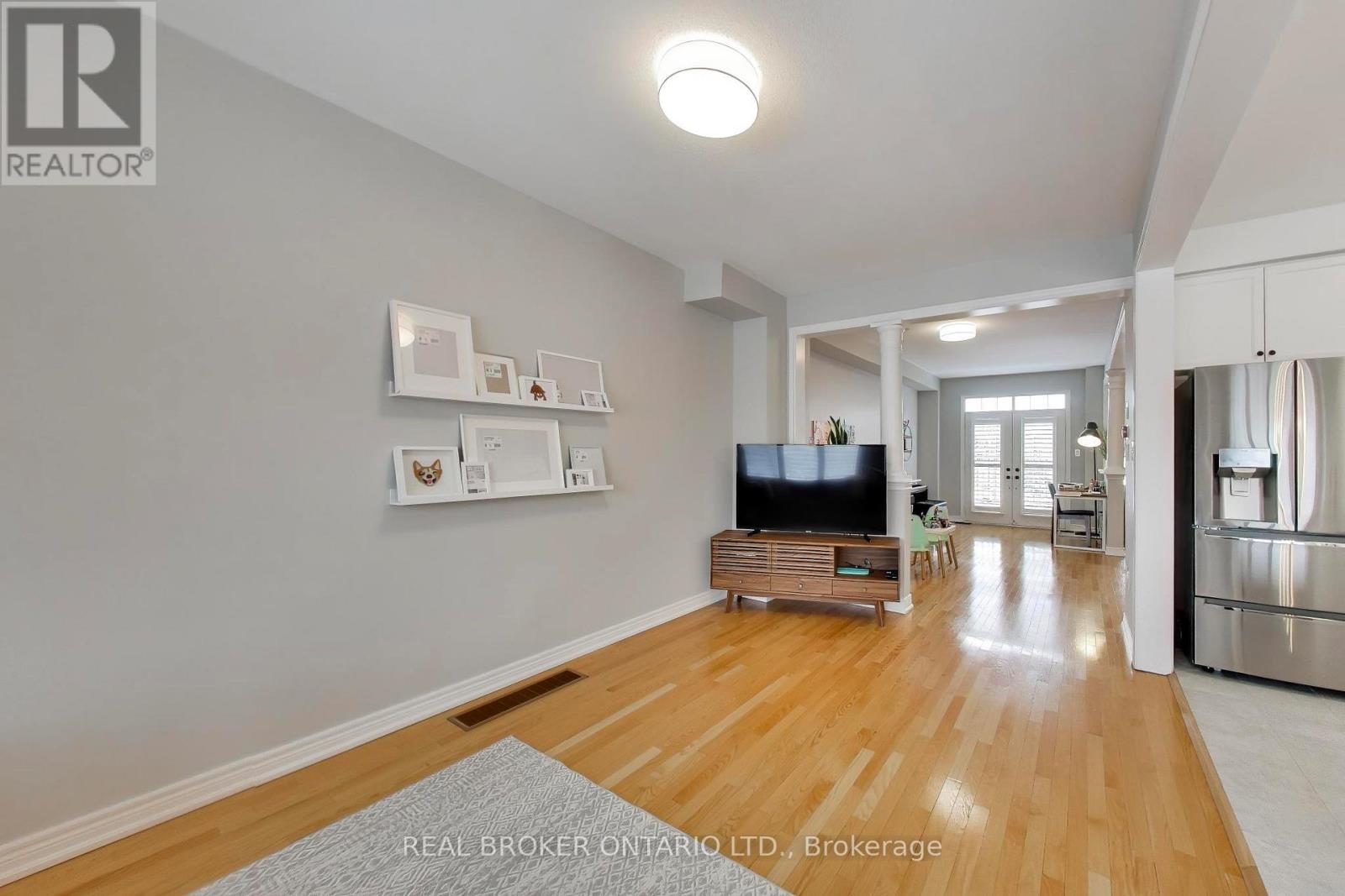 60 Mary Chapman Boulevard, Toronto, Ontario  M9M 0B2 - Photo 9 - W12849888