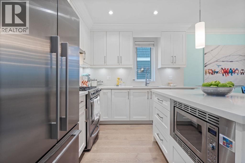 5681 Killarney Street, Vancouver, British Columbia V5R 3W4 - Photo 5 - R3107134