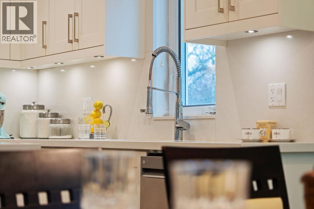 5681 Killarney Street, Vancouver, British Columbia V5R 3W4 - Photo 6 - R3107134