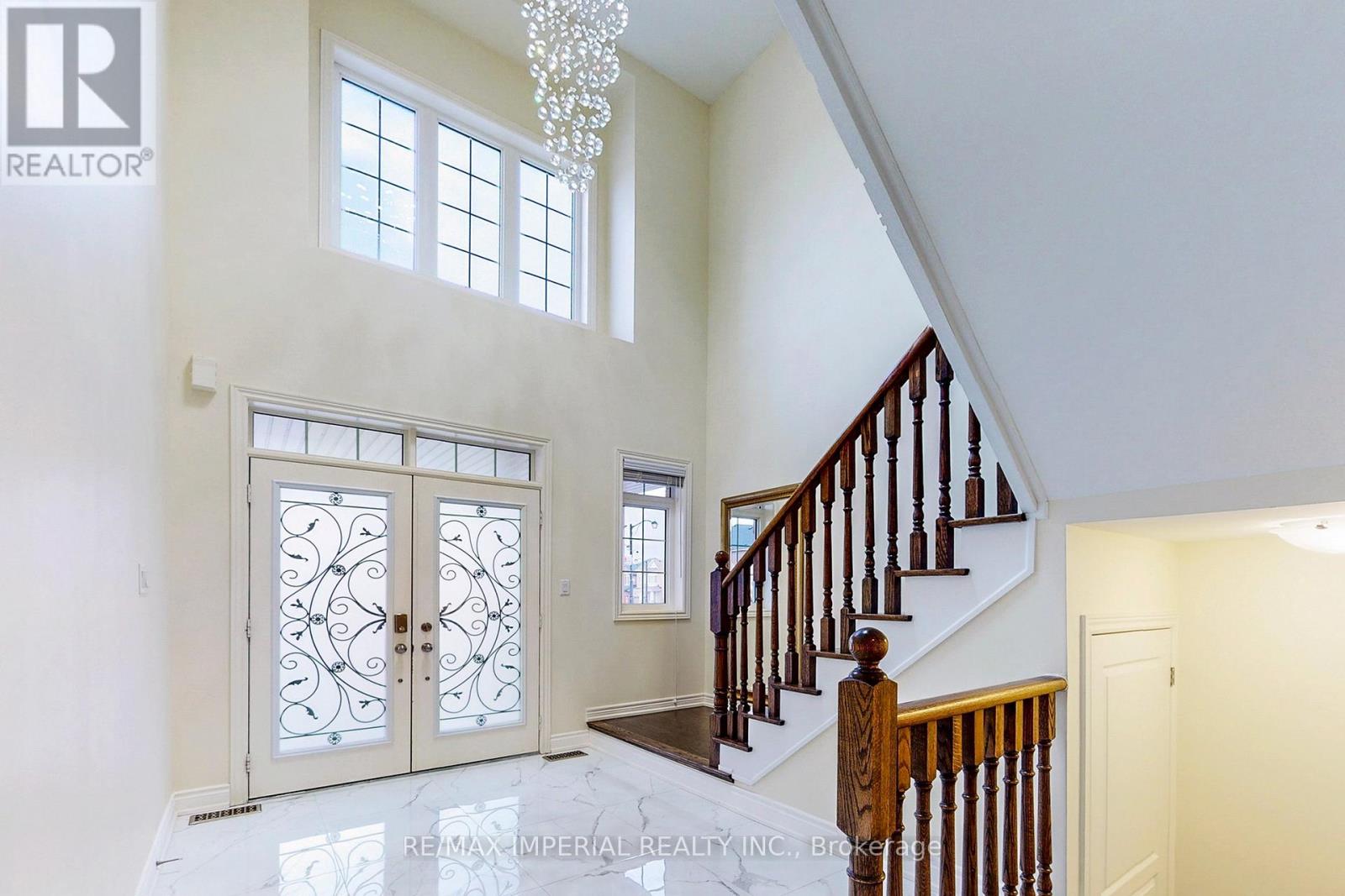 532 Barons Street, Vaughan, Ontario  L4H 4T9 - Photo 3 - N12974278