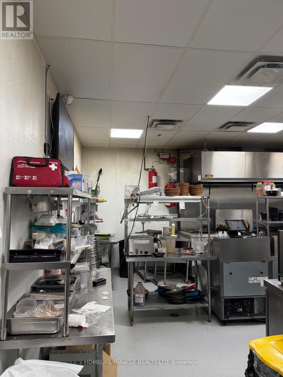 4 - 1400 Aimco Boulevard, Mississauga, Ontario  L4W 4K2 - Photo 15 - W12974224