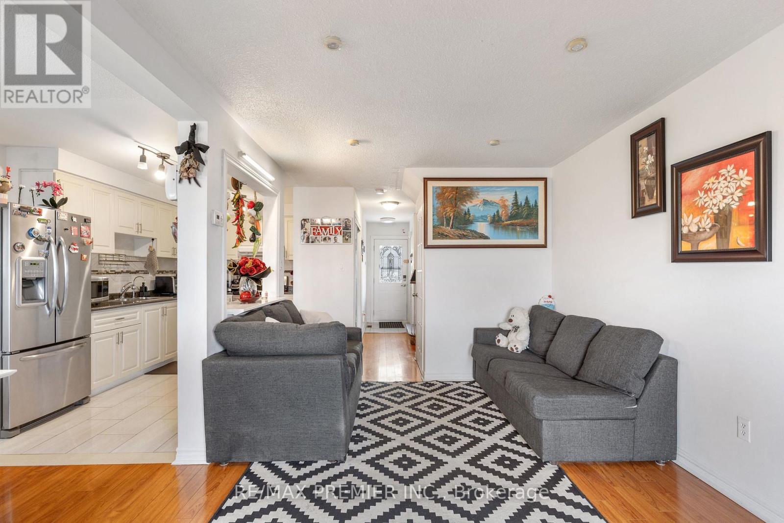 19 - 42 San Marino Way, Toronto, Ontario  M3N 2Y3 - Photo 5 - W12974236