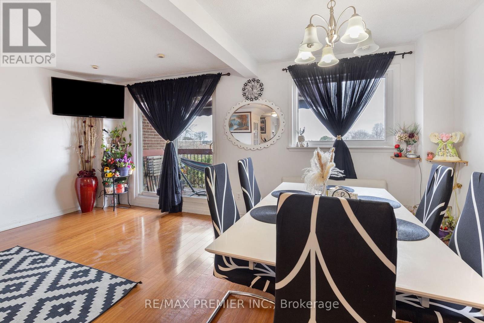 19 - 42 San Marino Way, Toronto, Ontario  M3N 2Y3 - Photo 6 - W12974236