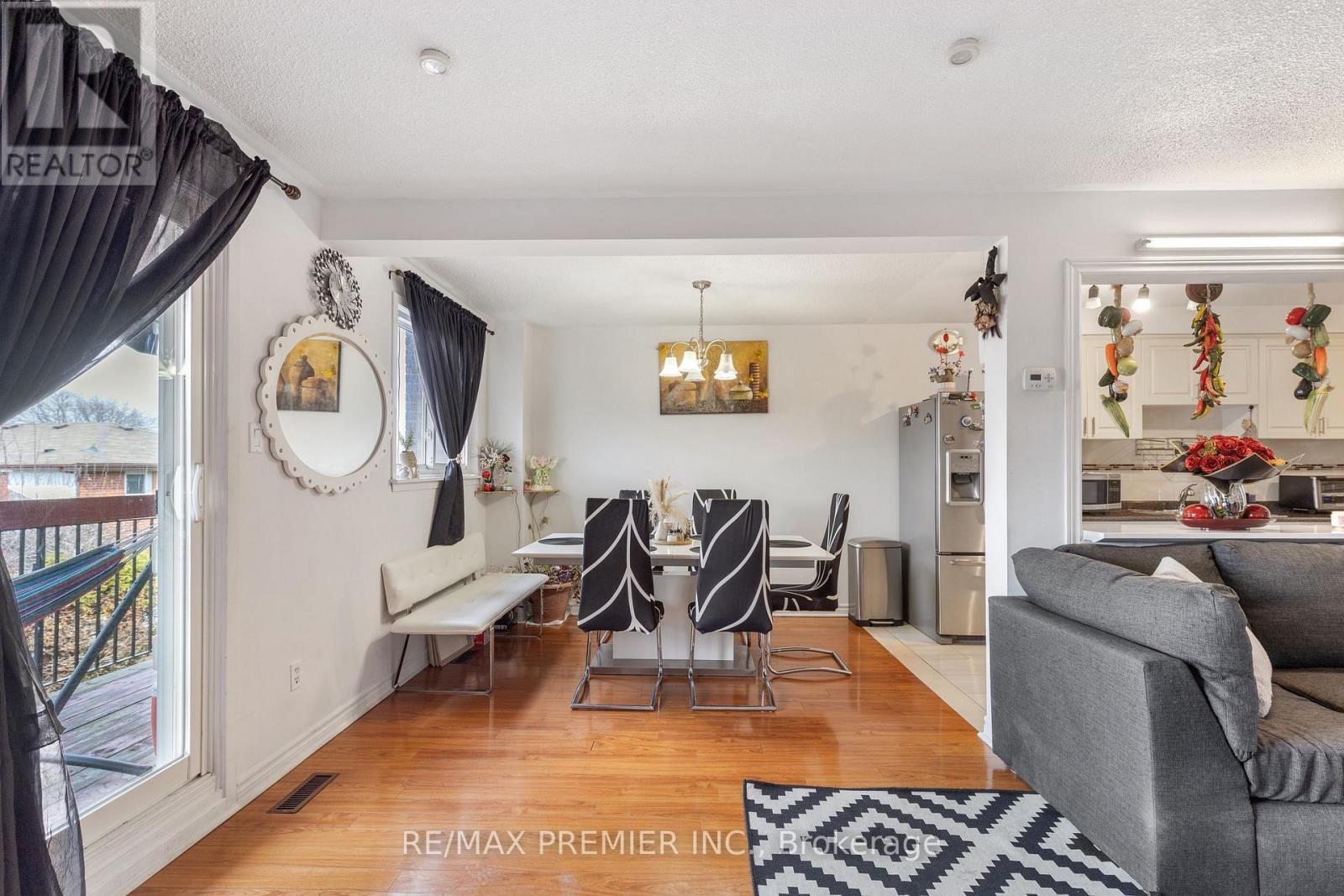 19 - 42 San Marino Way, Toronto, Ontario  M3N 2Y3 - Photo 7 - W12974236