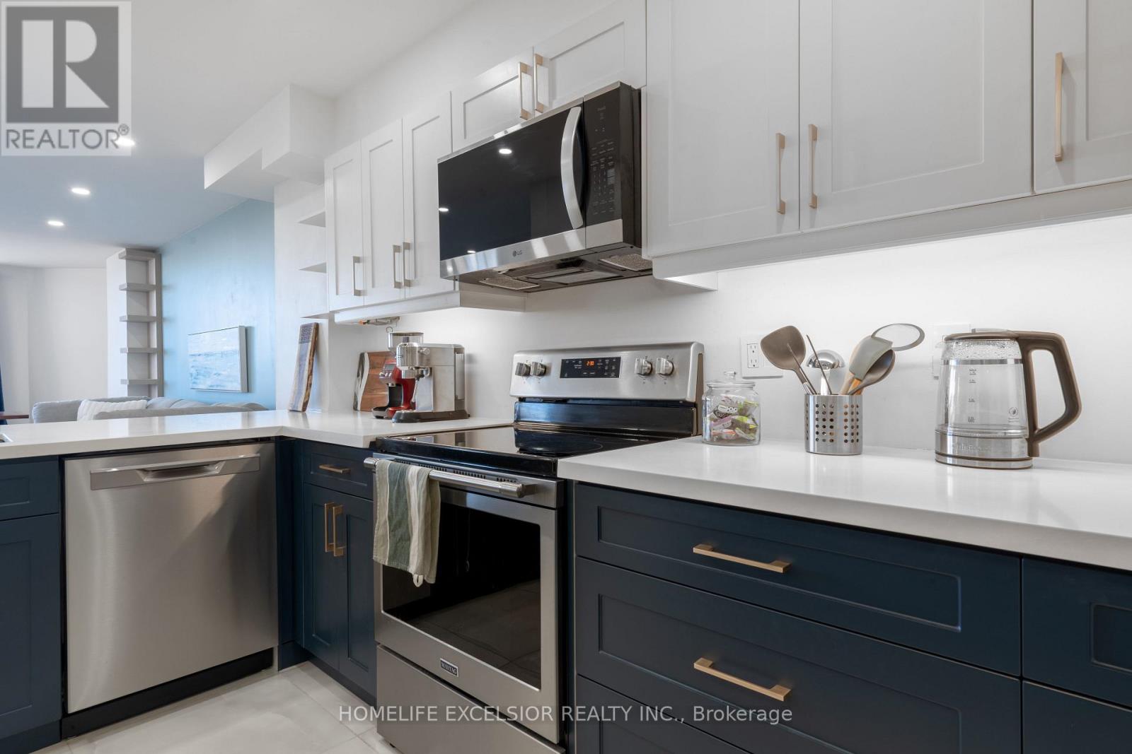 612 - 236 Albion Road, Toronto, Ontario  M9W 6A6 - Photo 2 - W12974254