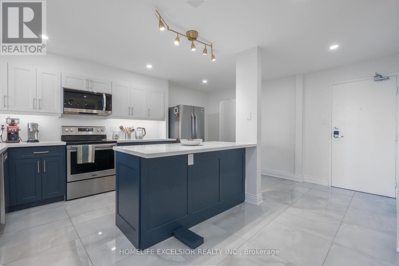 612 - 236 Albion Road, Toronto, Ontario  M9W 6A6 - Photo 3 - W12974254