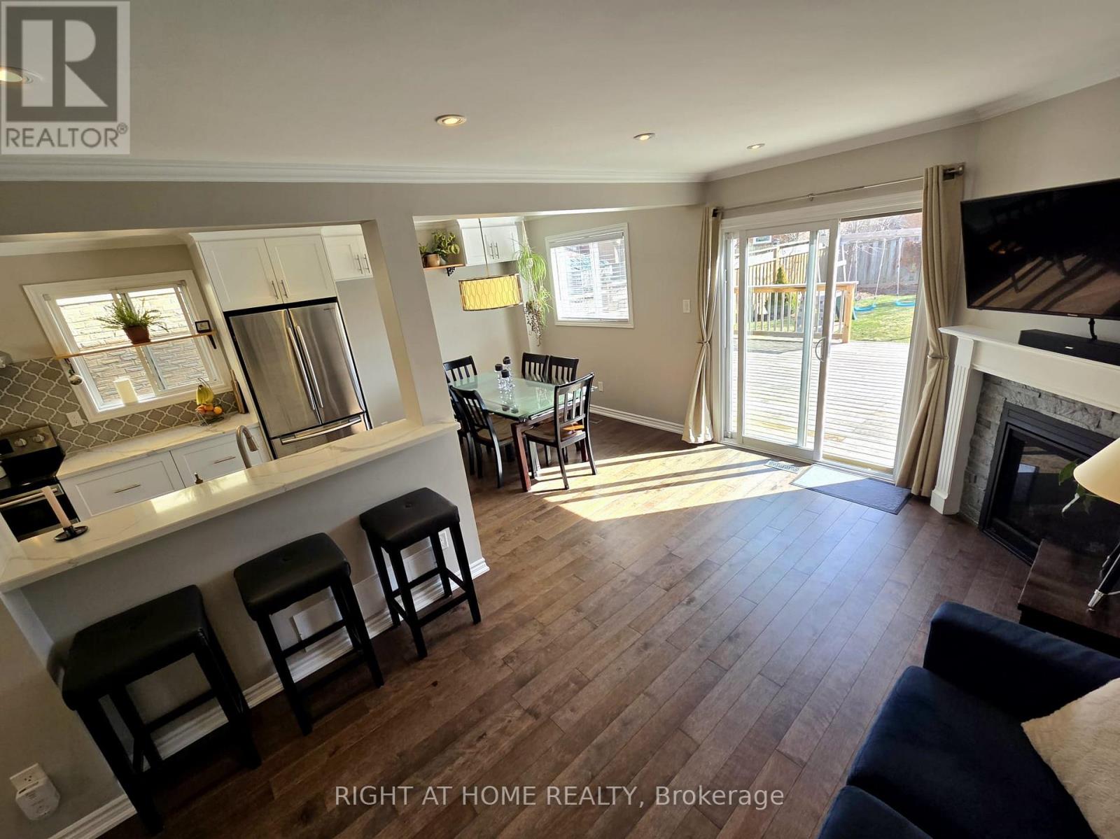 6914 Cordingley Crescent, Mississauga, Ontario  L5N 4Y8 - Photo 5 - W12974282