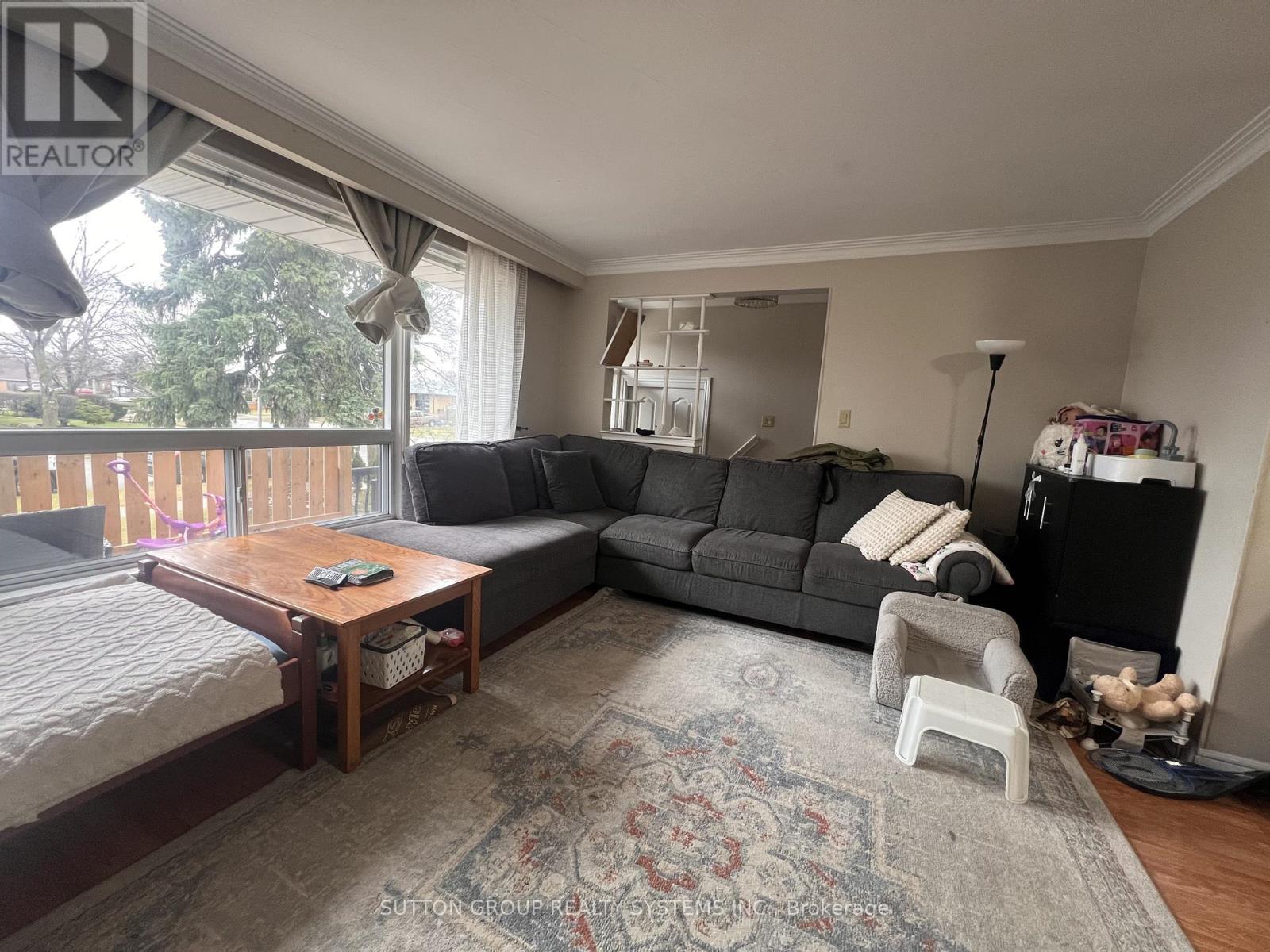 Main Floor - 36 Odessa Avenue, Toronto, Ontario  M9C 4J8 - Photo 3 - W12974288