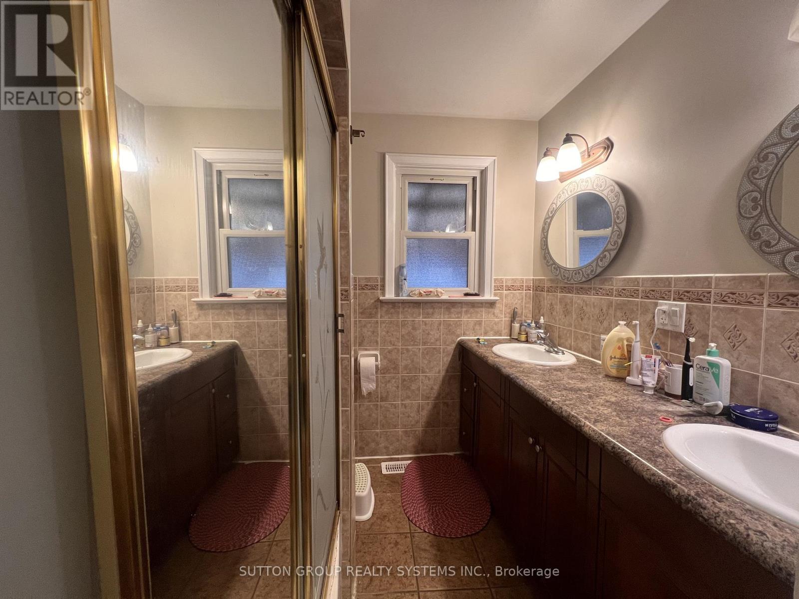 Main Floor - 36 Odessa Avenue, Toronto, Ontario  M9C 4J8 - Photo 7 - W12974288