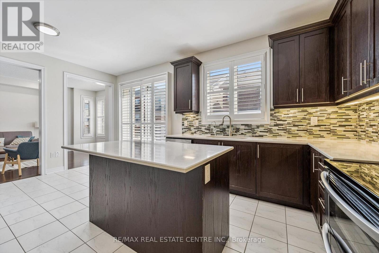 37 Zanetta Crescent, Brampton, Ontario  L6Y 6A2 - Photo 14 - W12974290