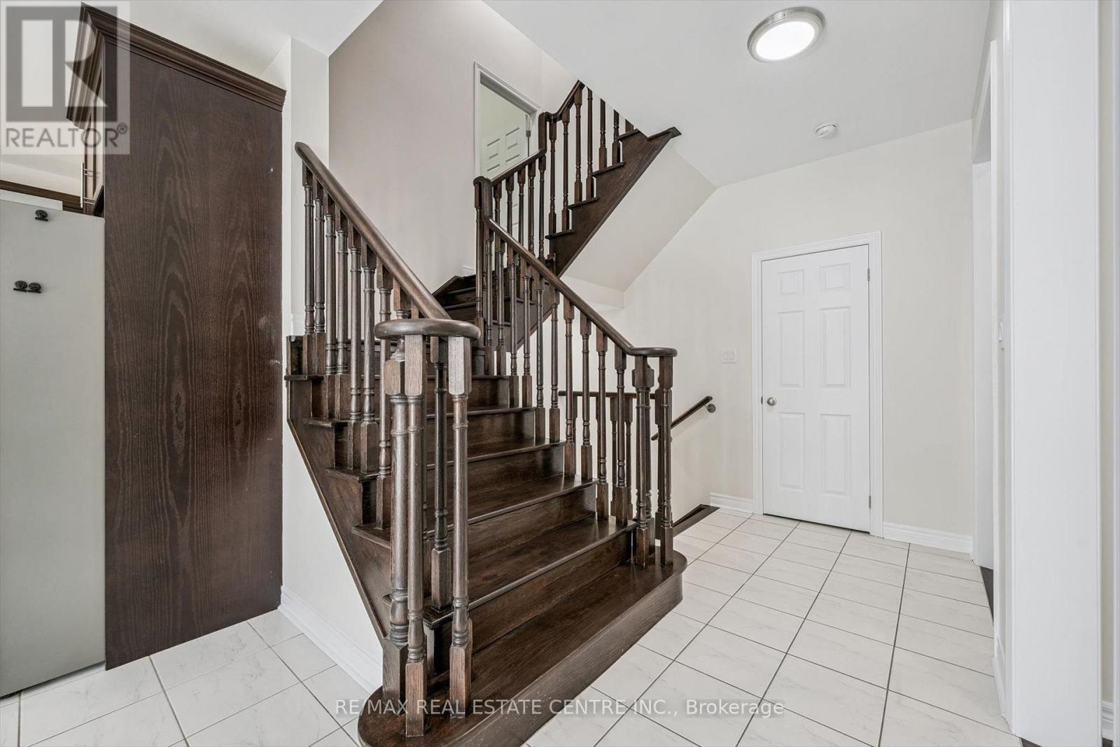 37 Zanetta Crescent, Brampton, Ontario  L6Y 6A2 - Photo 16 - W12974290