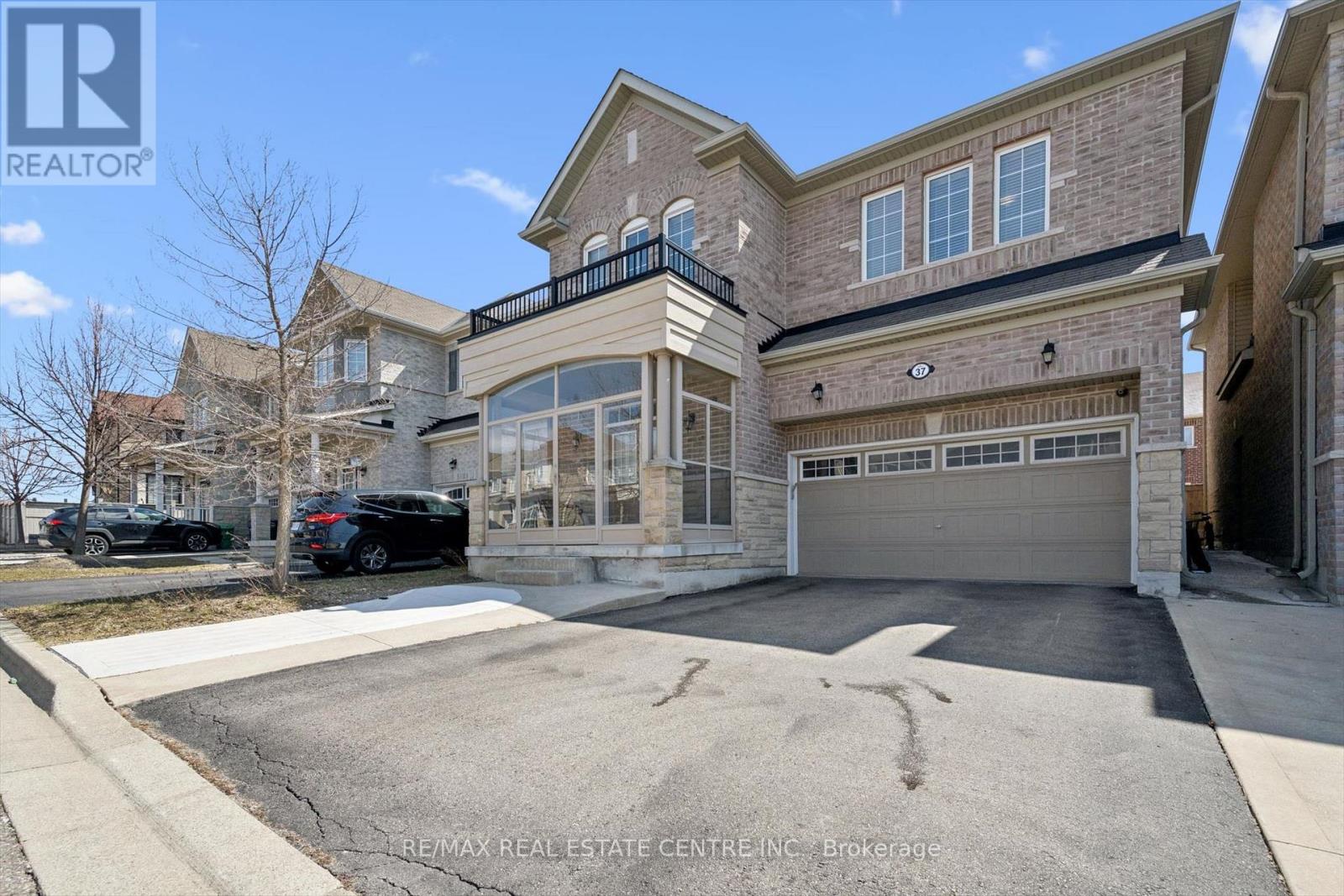 37 Zanetta Crescent, Brampton, Ontario  L6Y 6A2 - Photo 2 - W12974290