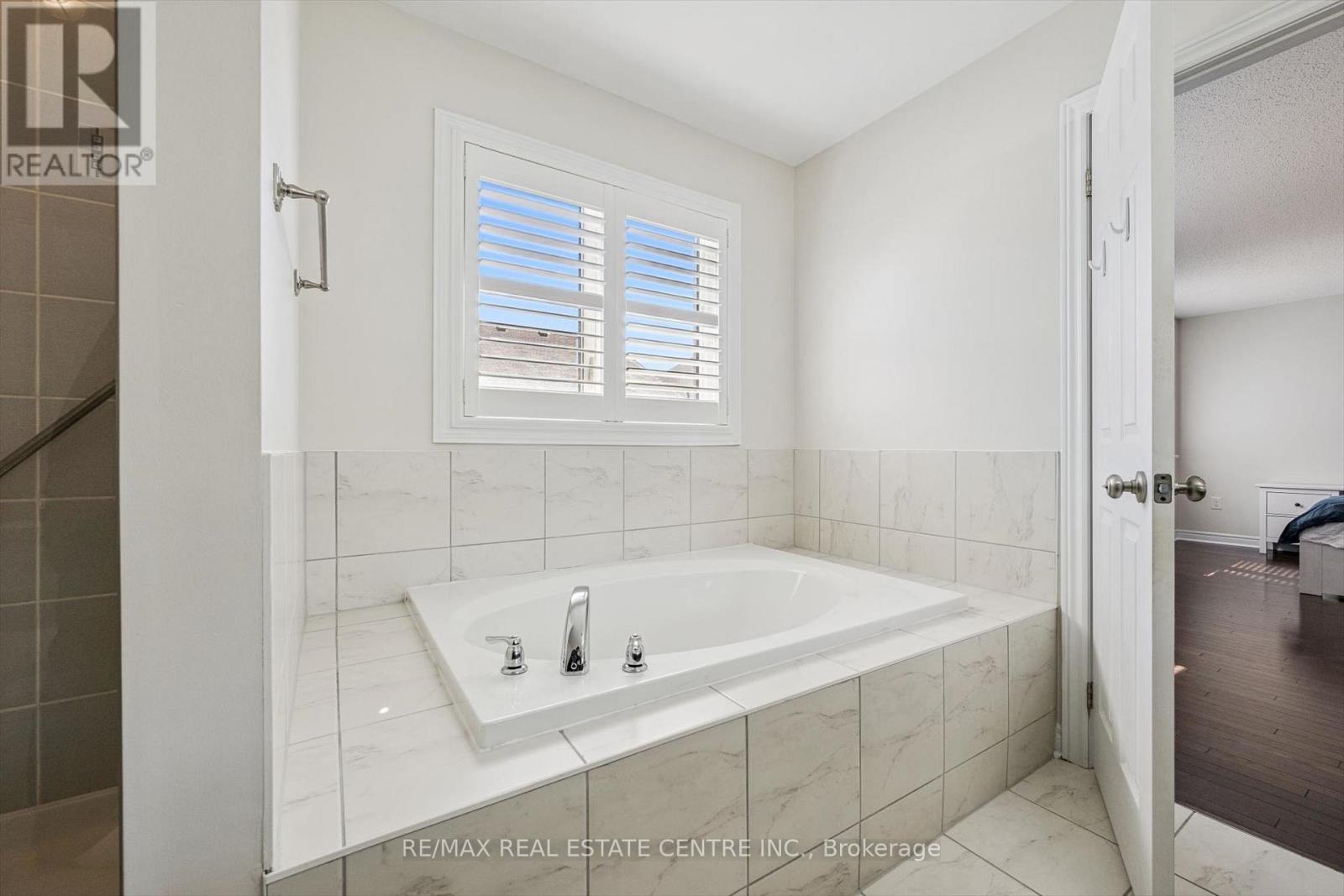 37 Zanetta Crescent, Brampton, Ontario  L6Y 6A2 - Photo 20 - W12974290