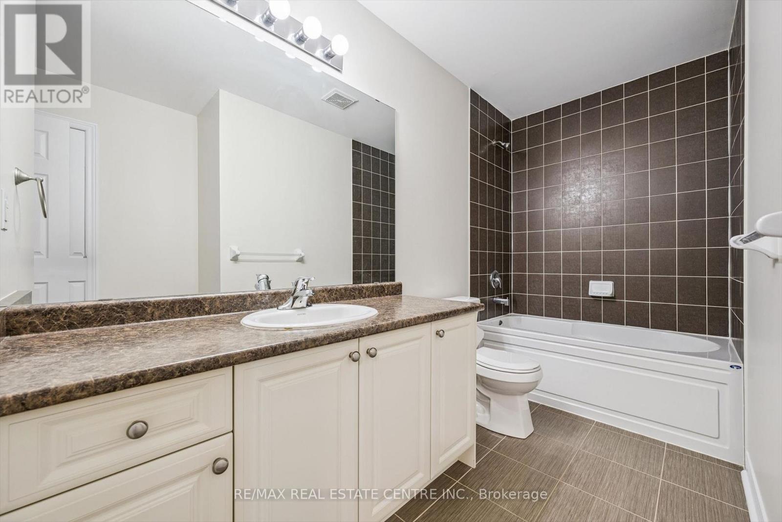 37 Zanetta Crescent, Brampton, Ontario  L6Y 6A2 - Photo 29 - W12974290