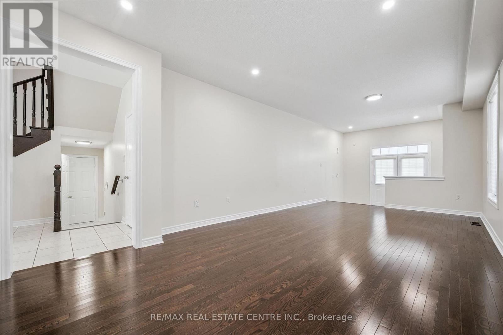 37 Zanetta Crescent, Brampton, Ontario  L6Y 6A2 - Photo 5 - W12974290