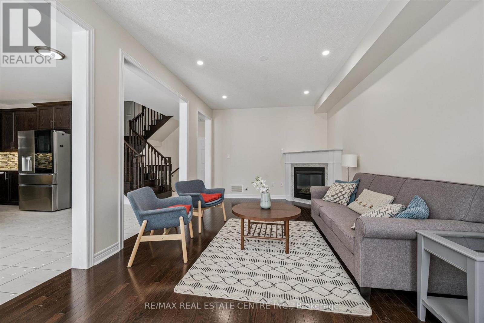 37 Zanetta Crescent, Brampton, Ontario  L6Y 6A2 - Photo 8 - W12974290