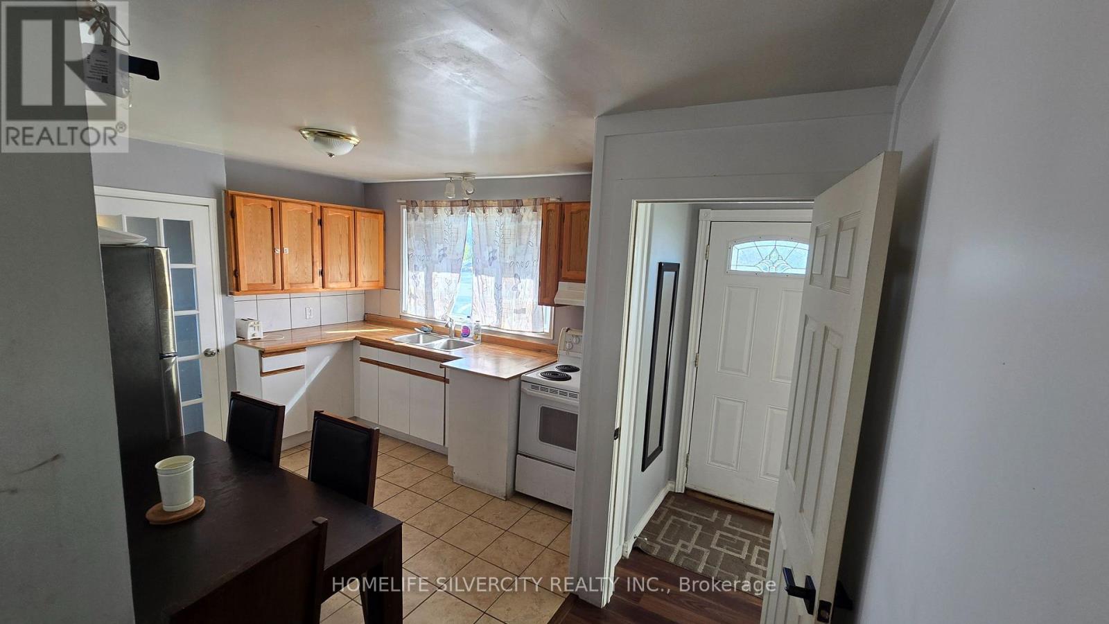 1774 Trafalgar Street, London East, Ontario  N5W 1X6 - Photo 4 - X12974228