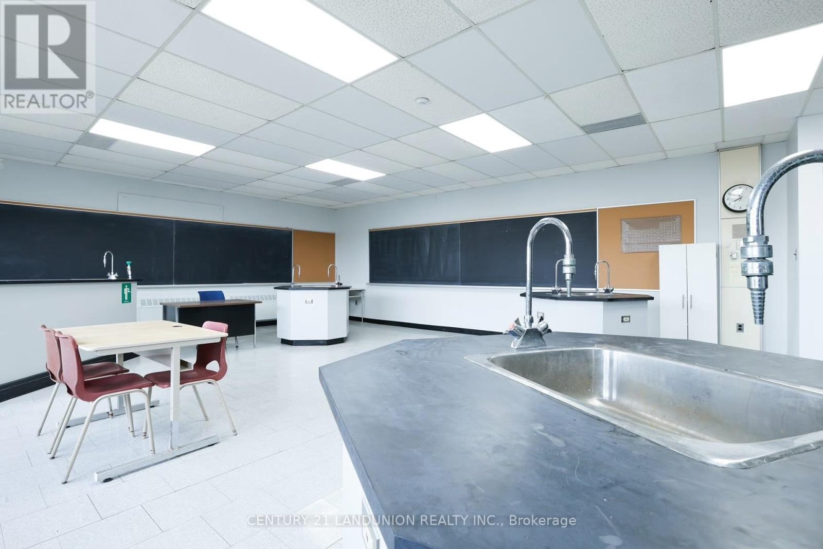 83 Marmora Street, Quinte West, Ontario  K8V 2J2 - Photo 19 - X12974240