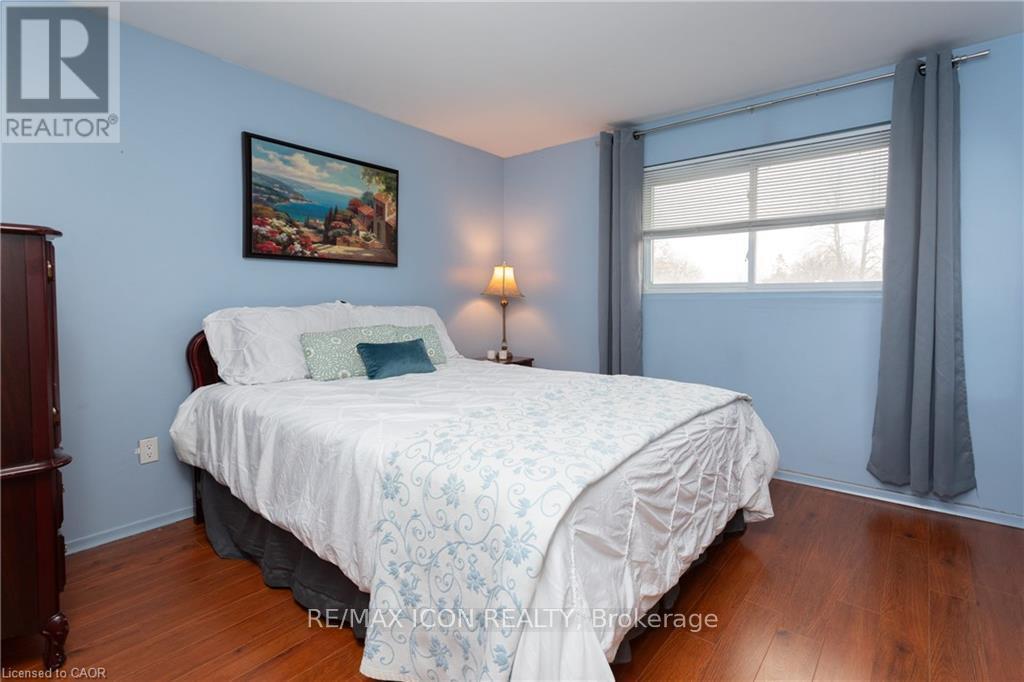 227 Hazelglen Drive, Kitchener, Ontario  N2M 2E6 - Photo 10 - X12974272