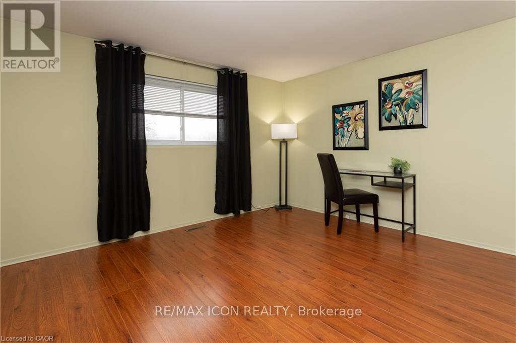 227 Hazelglen Drive, Kitchener, Ontario  N2M 2E6 - Photo 14 - X12974272