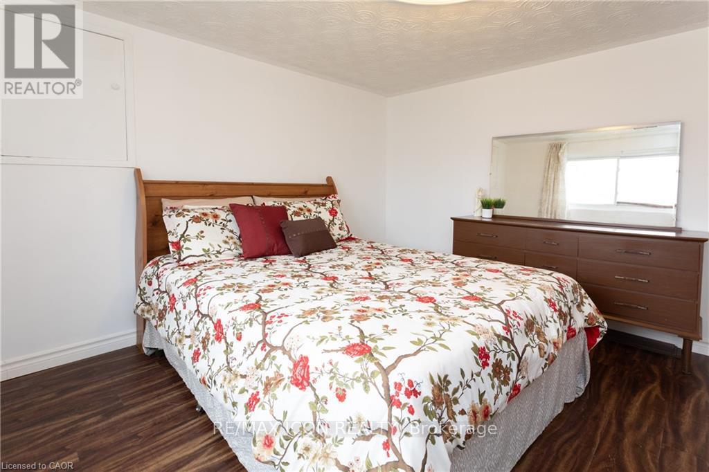 227 Hazelglen Drive, Kitchener, Ontario  N2M 2E6 - Photo 21 - X12974272