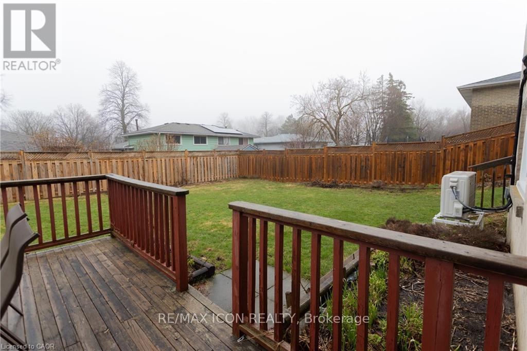 227 Hazelglen Drive, Kitchener, Ontario  N2M 2E6 - Photo 23 - X12974272