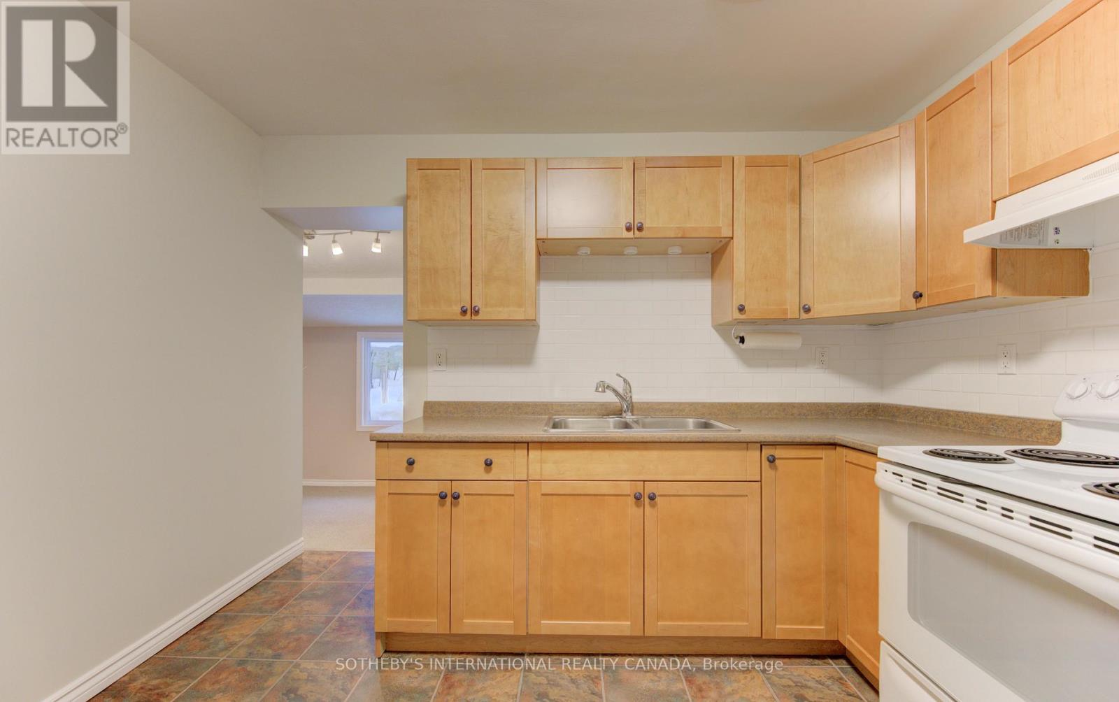 613 Guelph Street, Kitchener, Ontario  N2H 5Y5 - Photo 42 - X12966676