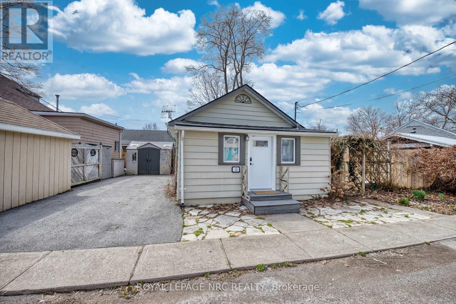 15 Loomis Crescent, Fort Erie, Ontario  L0S 1B0 - Photo 23 - X12961556