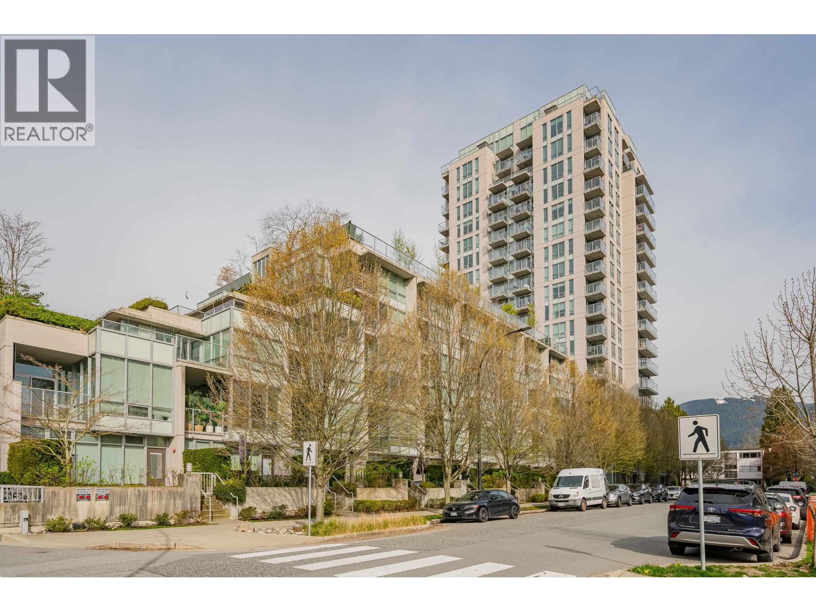 319 135 E 17th Street, North Vancouver, British Columbia  V7L 0C4 - Photo 2 - R3109061