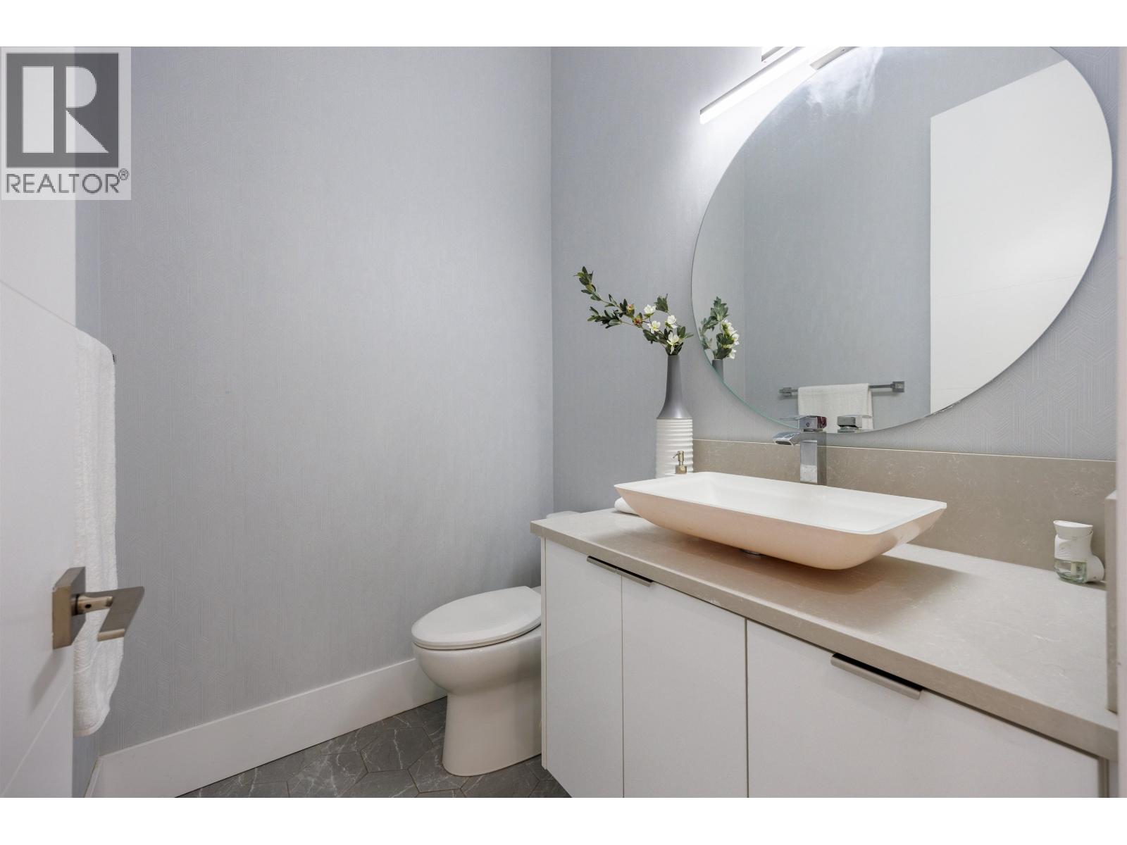 8475 12th Avenue, Burnaby, British Columbia  V3N 2L8 - Photo 15 - R3109046