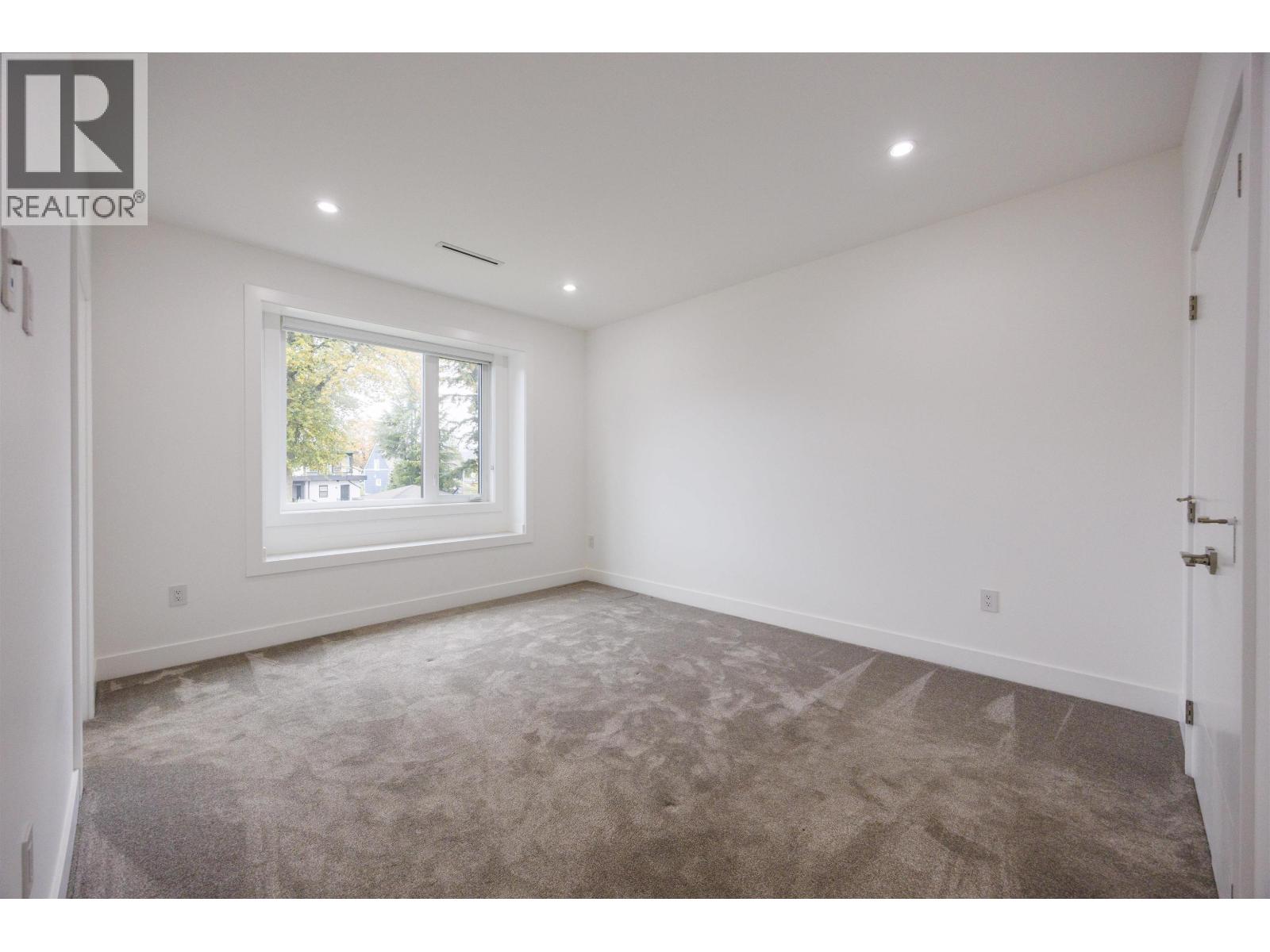 8475 12th Avenue, Burnaby, British Columbia  V3N 2L8 - Photo 23 - R3109046