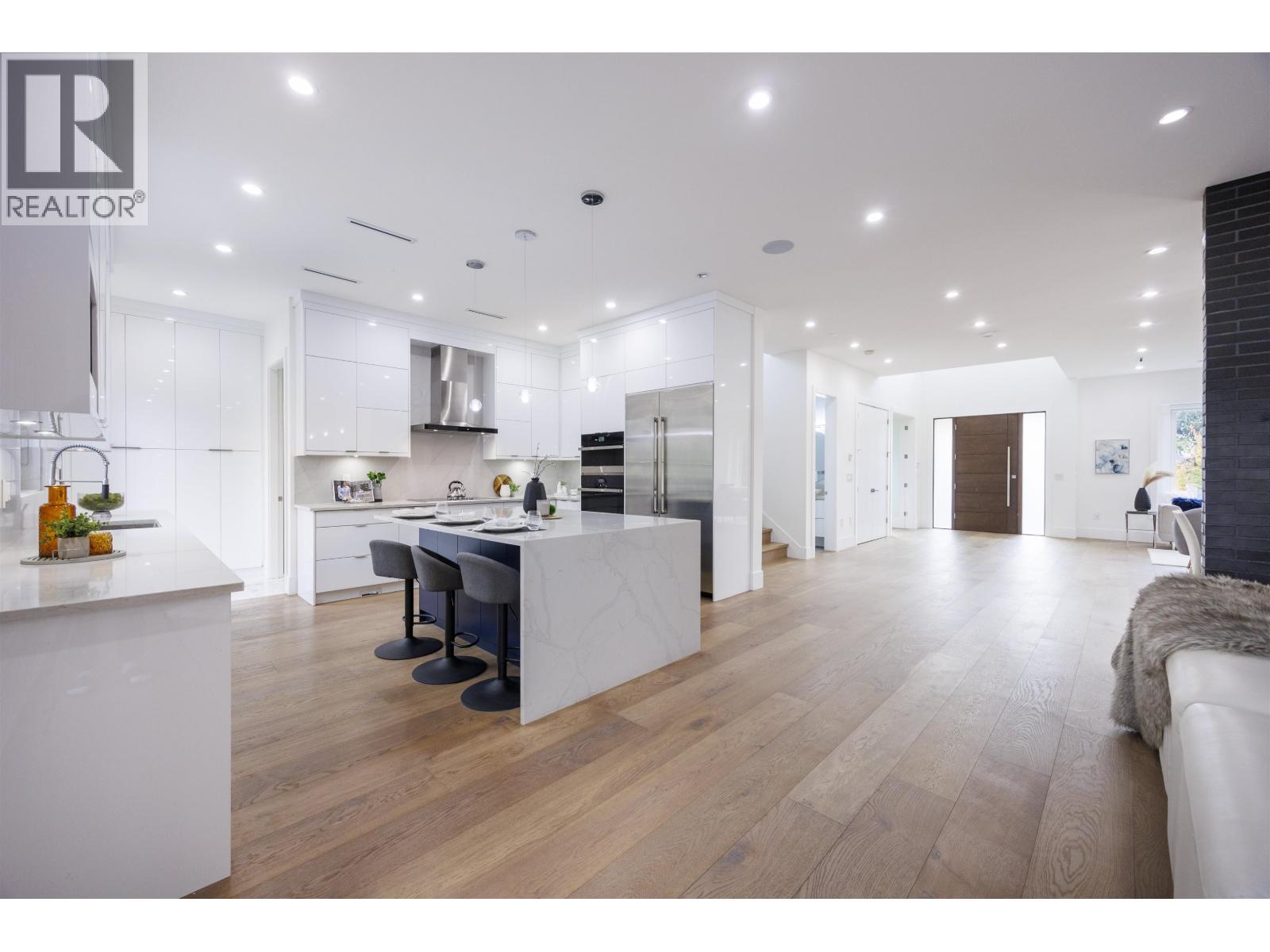 8475 12th Avenue, Burnaby, British Columbia  V3N 2L8 - Photo 8 - R3109046