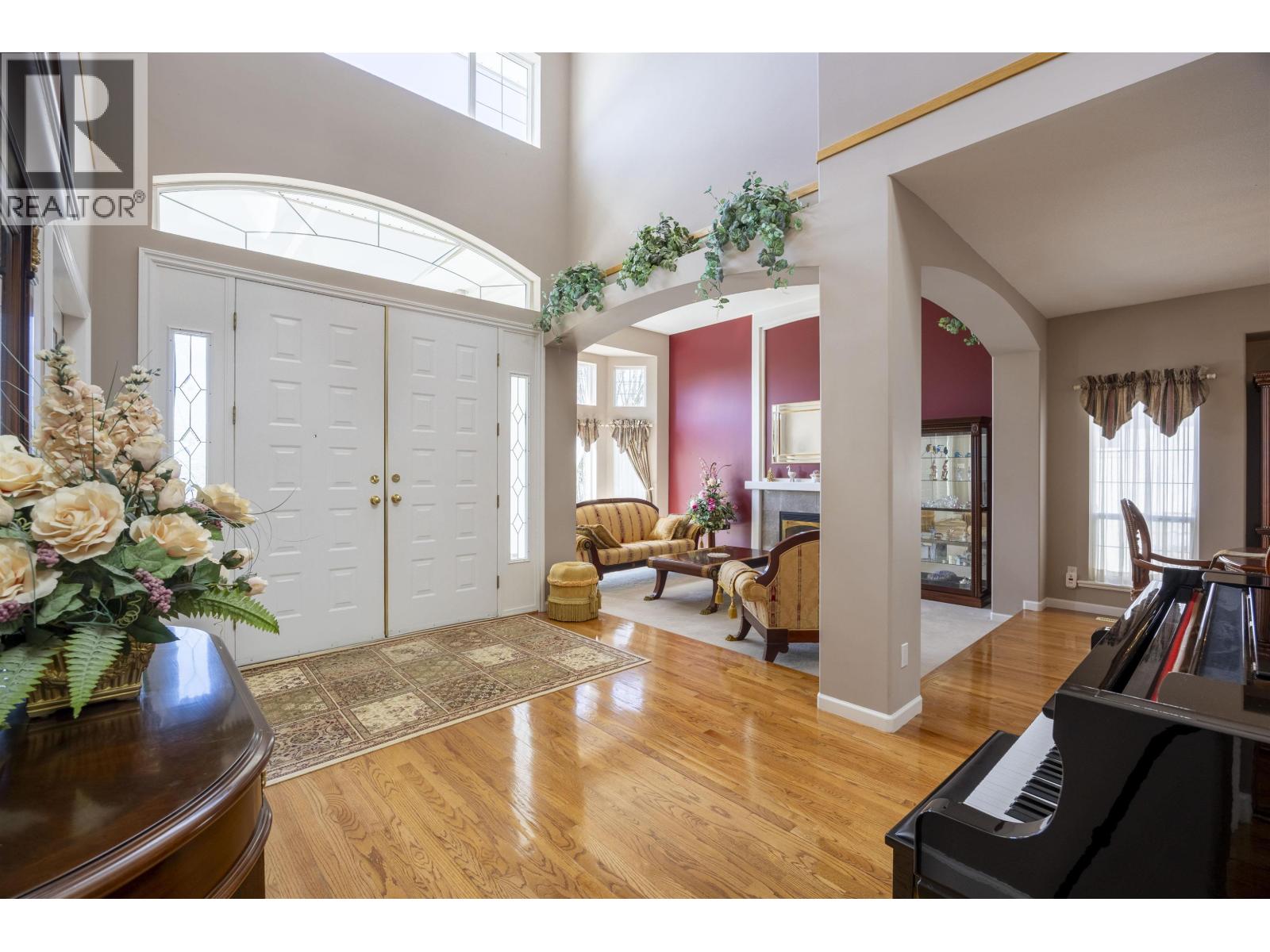 2551 Sapphire Place, Coquitlam, British Columbia  V3E 2Z1 - Photo 3 - R3109064