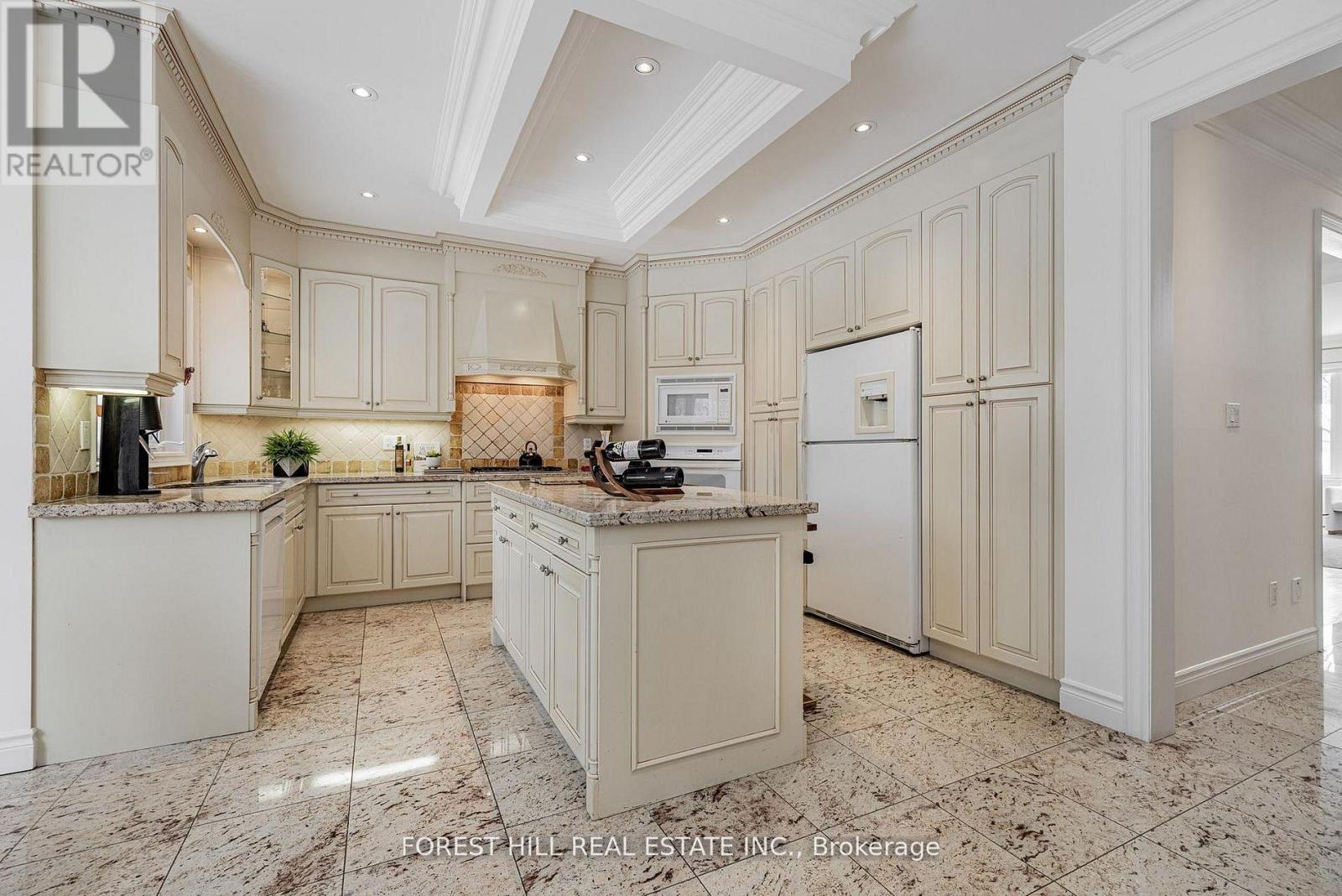 16 Northwood Drive, Toronto, Ontario  M2M 2J8 - Photo 17 - C12889226