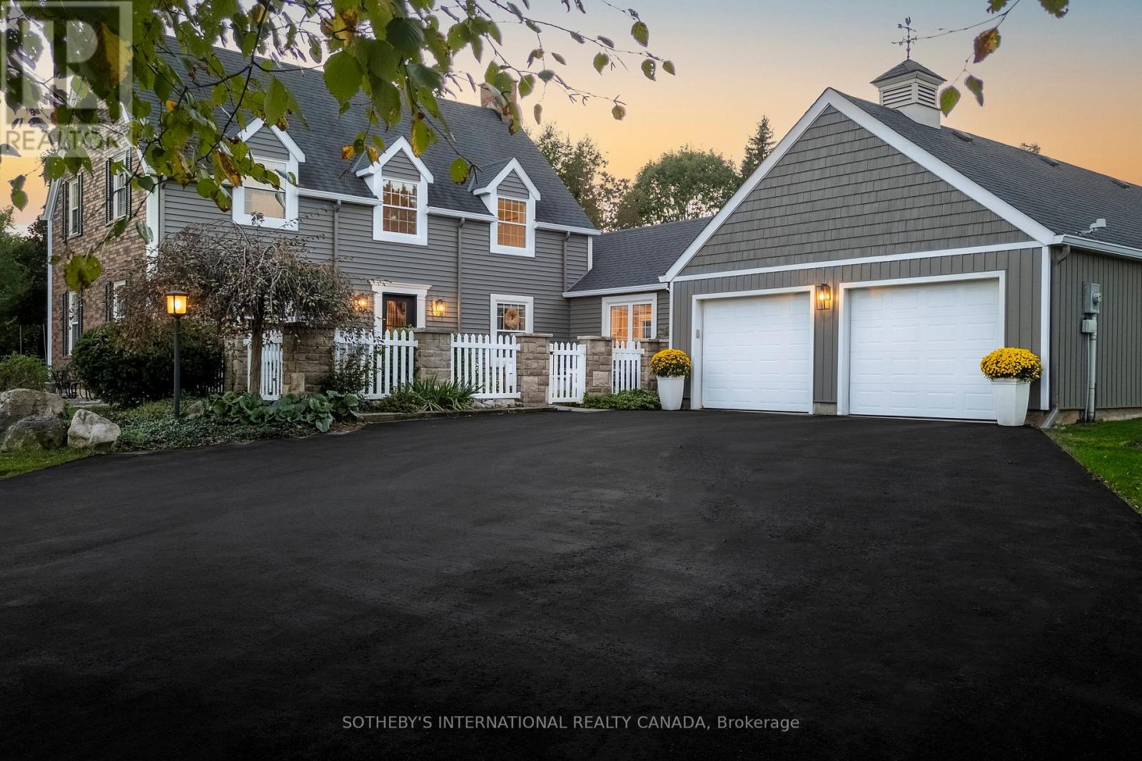 331 Wheelihan Way, Milton, Ontario  L0P 0A1 - Photo 5 - W12974302