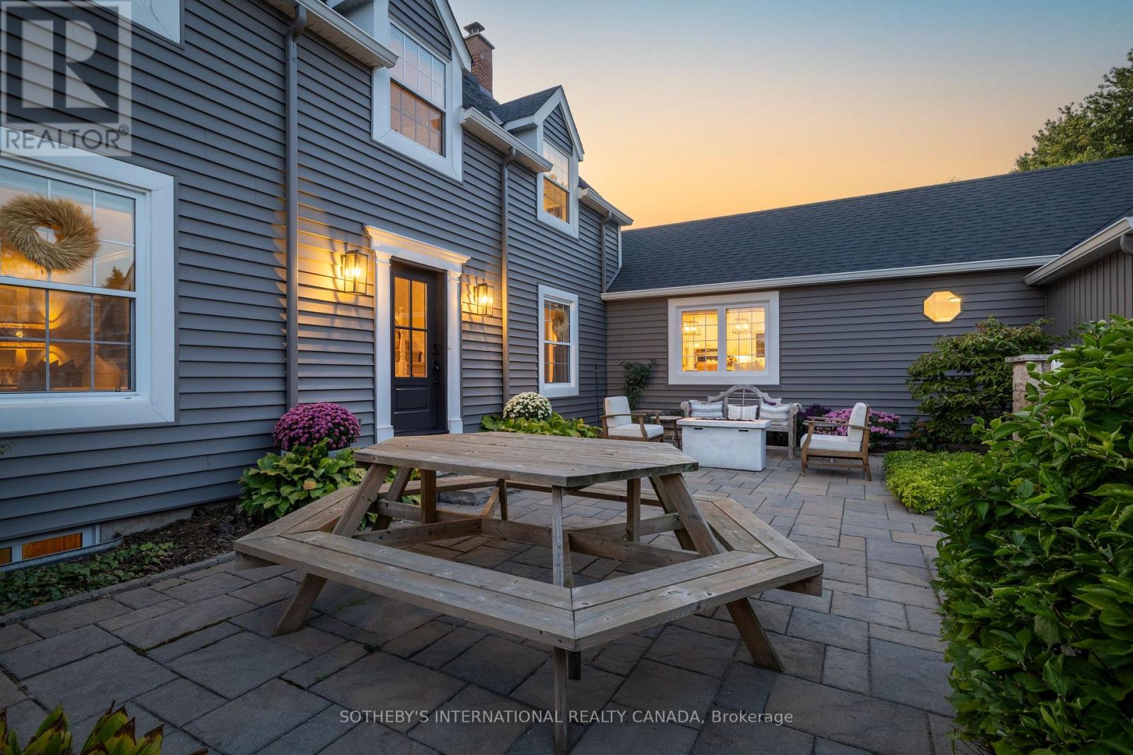 331 Wheelihan Way, Milton, Ontario  L0P 0A1 - Photo 6 - W12974302