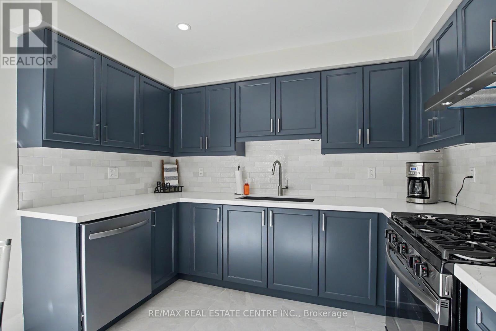 940 Clark Boulevard, Milton, Ontario  L9T 6P6 - Photo 15 - W12974318