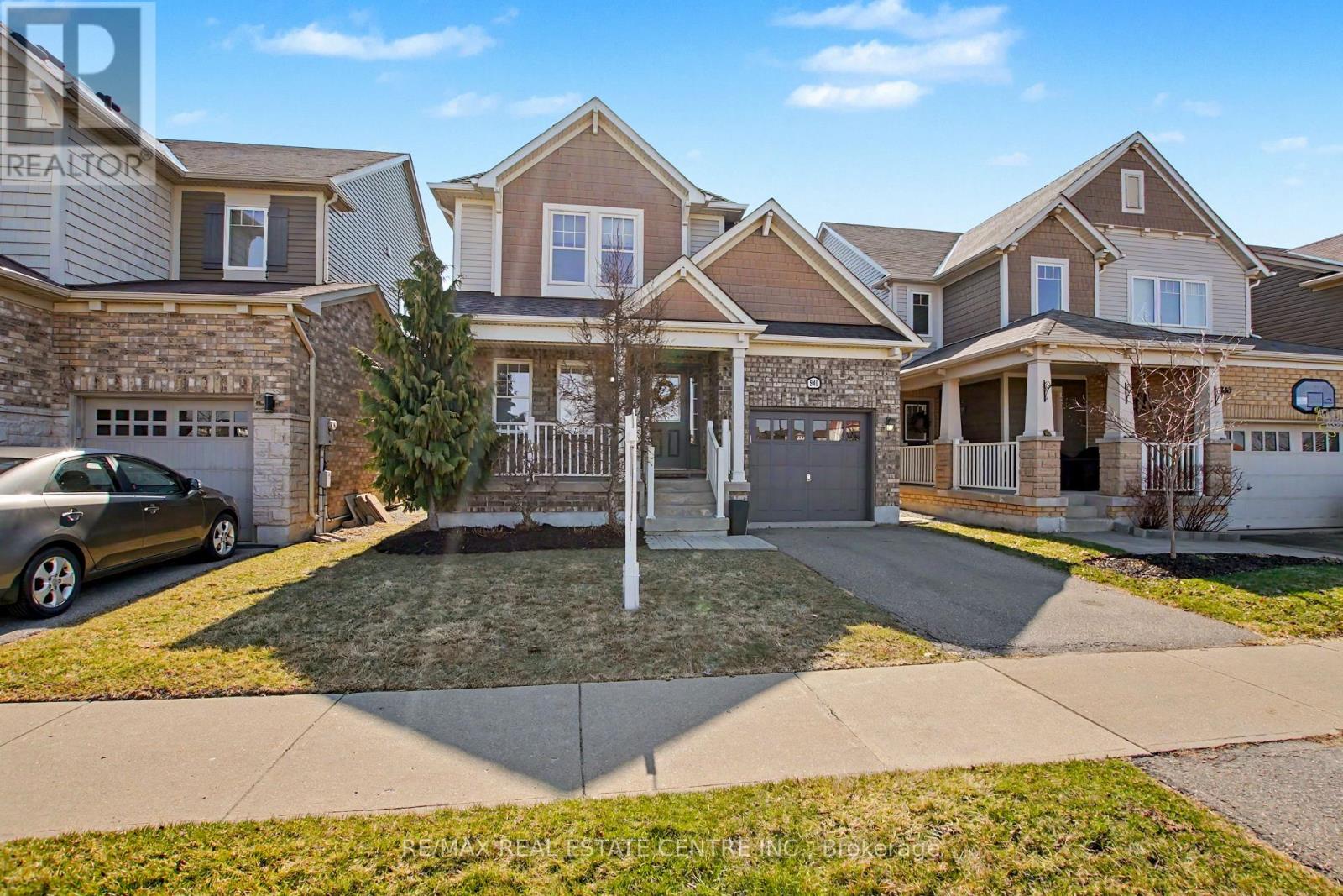 940 Clark Boulevard, Milton, Ontario  L9T 6P6 - Photo 2 - W12974318