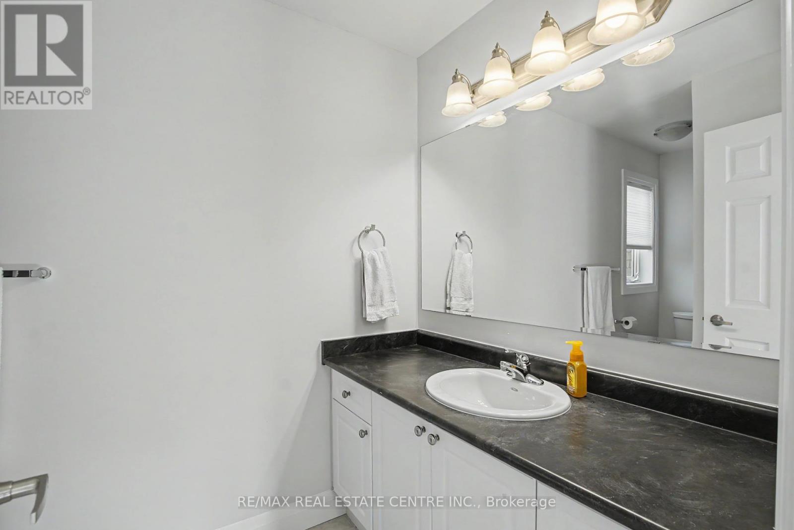 940 Clark Boulevard, Milton, Ontario  L9T 6P6 - Photo 21 - W12974318