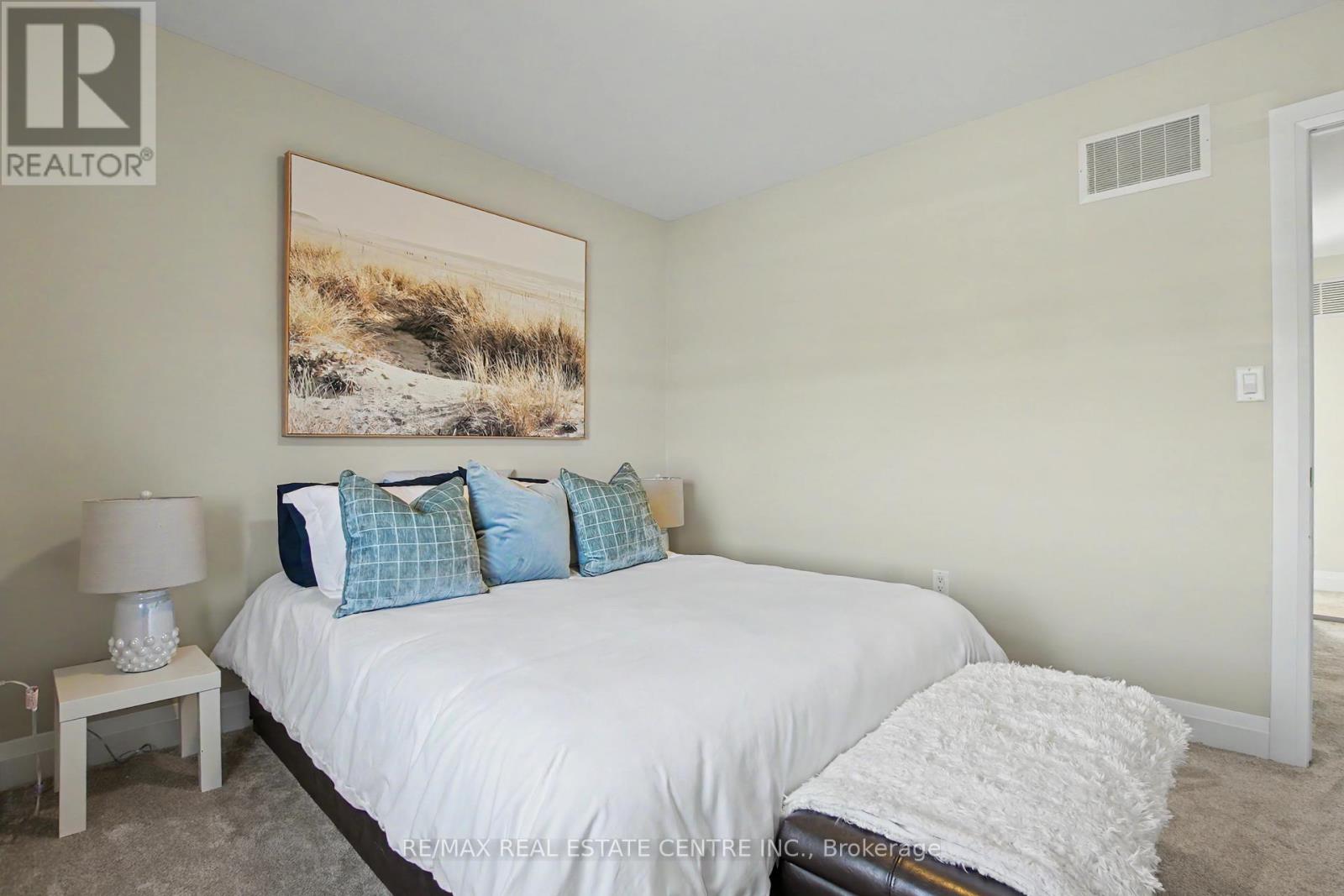 940 Clark Boulevard, Milton, Ontario  L9T 6P6 - Photo 25 - W12974318