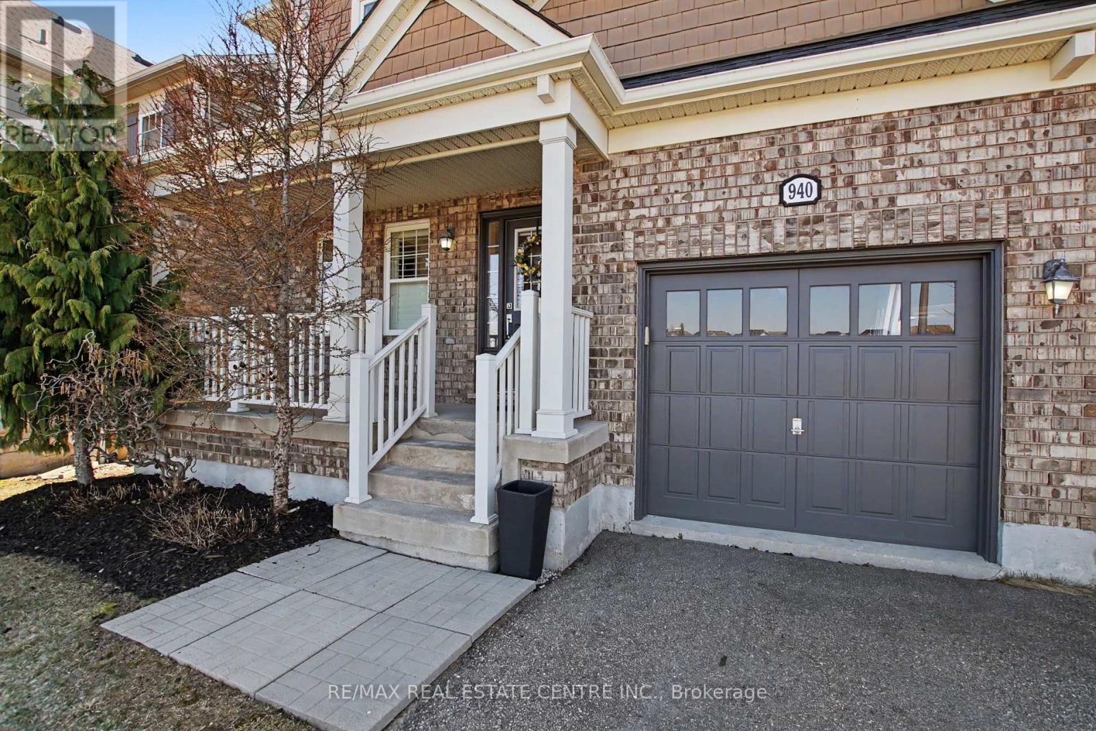 940 Clark Boulevard, Milton, Ontario  L9T 6P6 - Photo 4 - W12974318