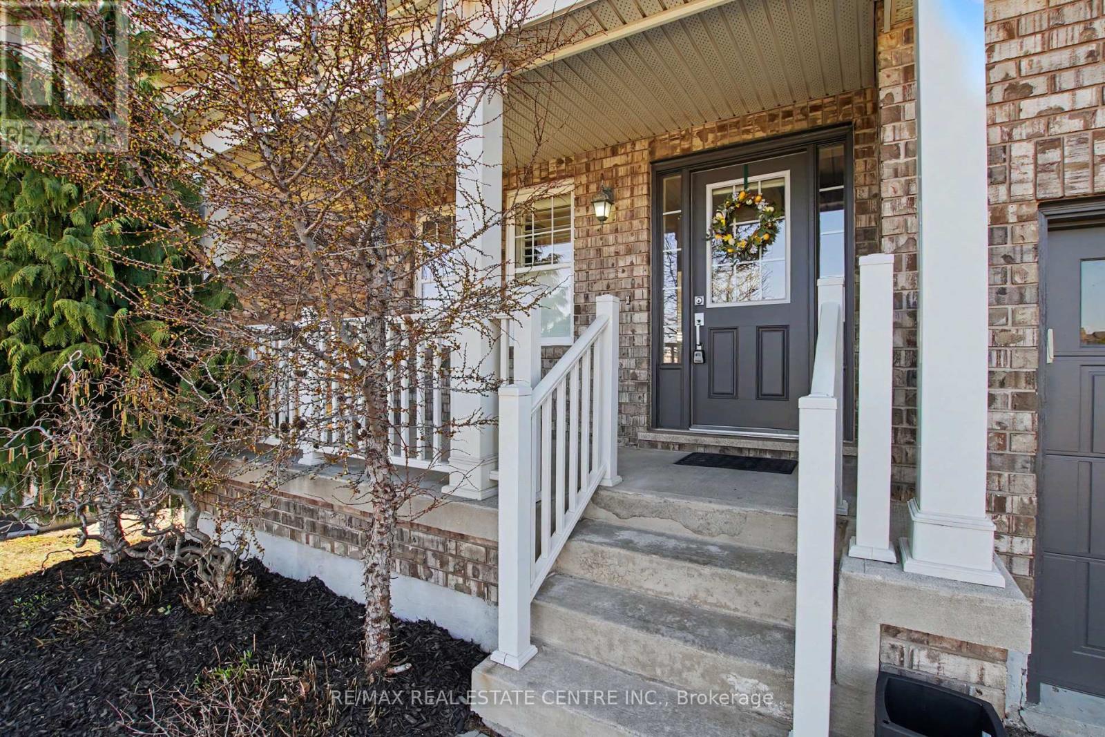 940 Clark Boulevard, Milton, Ontario  L9T 6P6 - Photo 5 - W12974318