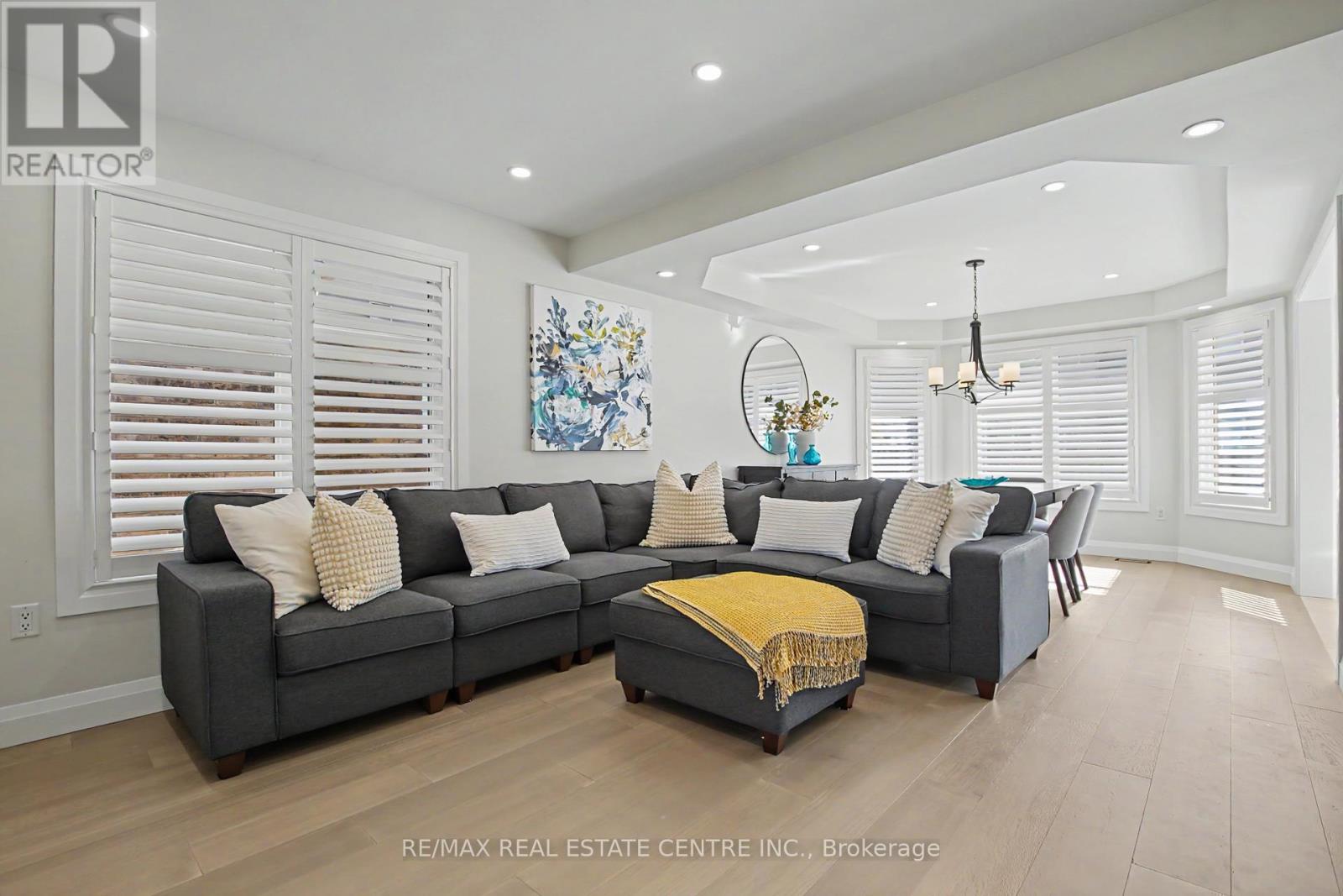 940 Clark Boulevard, Milton, Ontario  L9T 6P6 - Photo 8 - W12974318