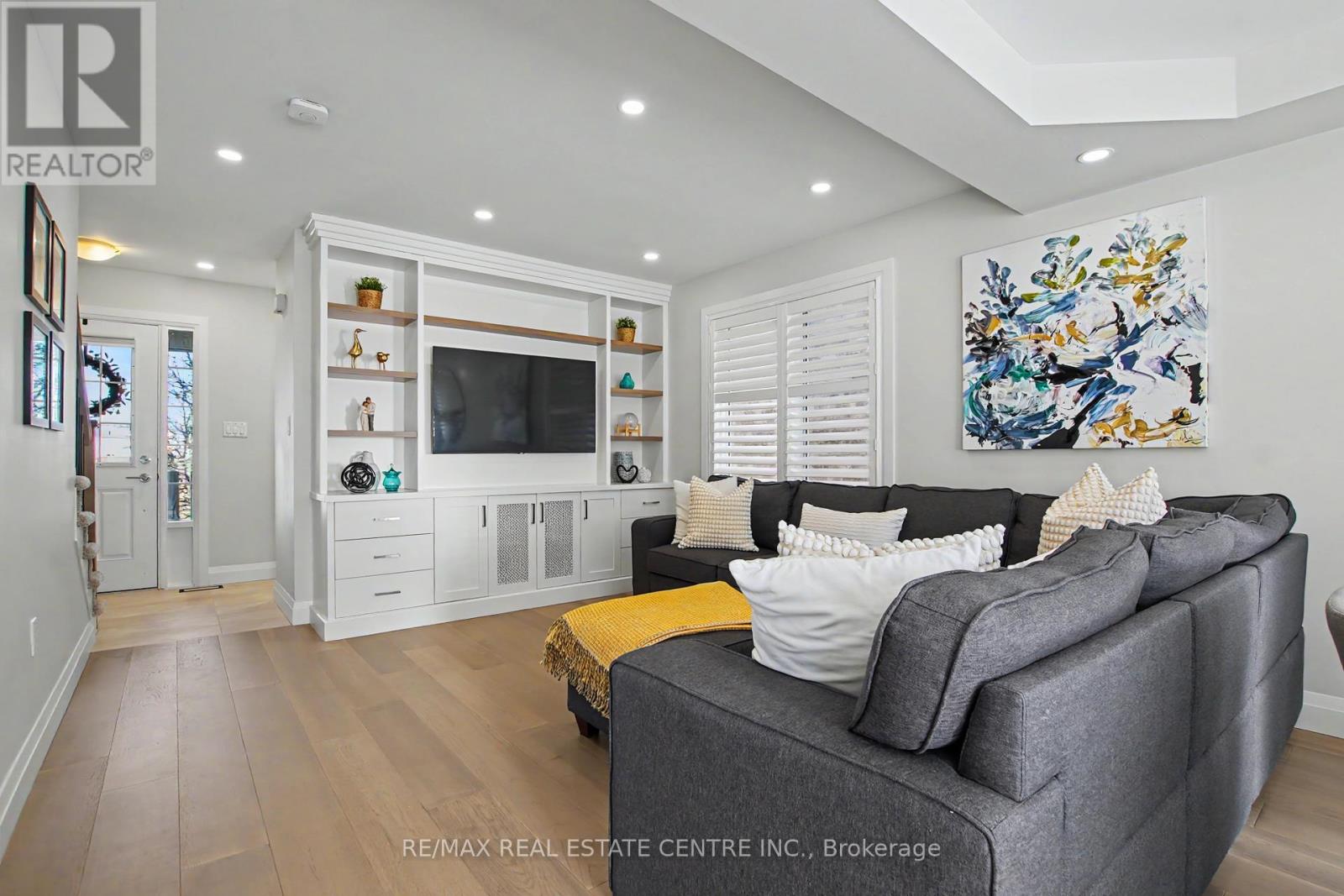 940 Clark Boulevard, Milton, Ontario  L9T 6P6 - Photo 9 - W12974318