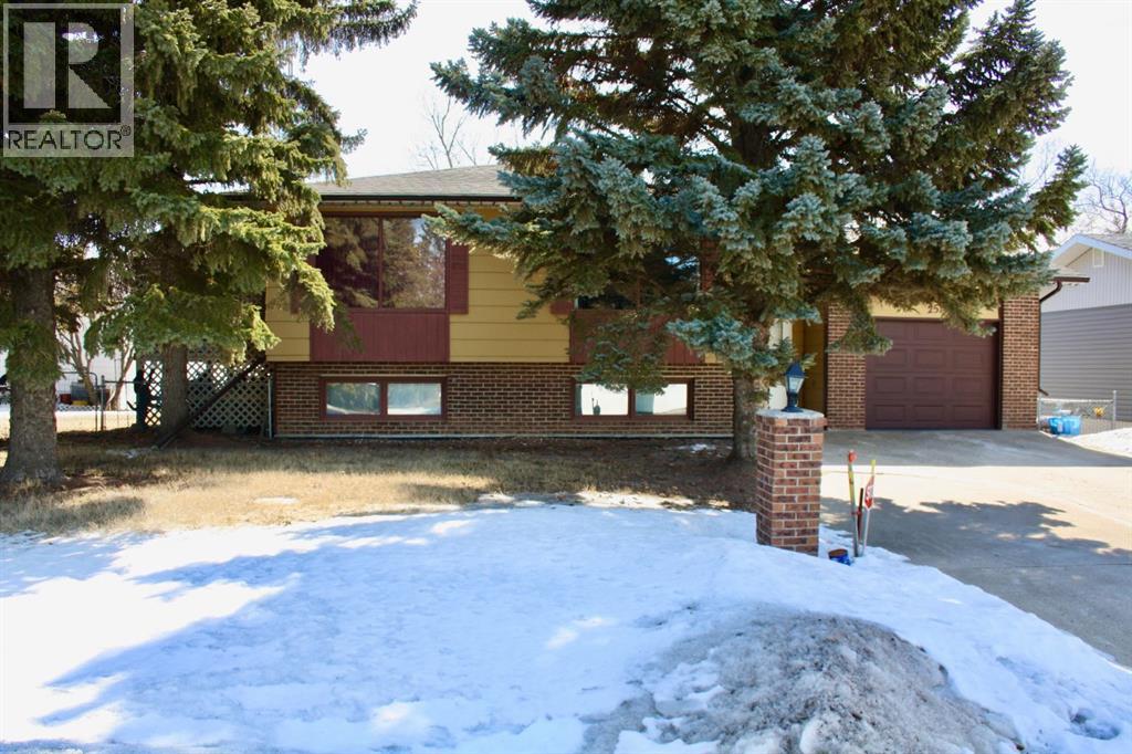 #25 4th Avenue E, Neilburg, Saskatchewan  S0M 2C0 - Photo 2 - A2300110