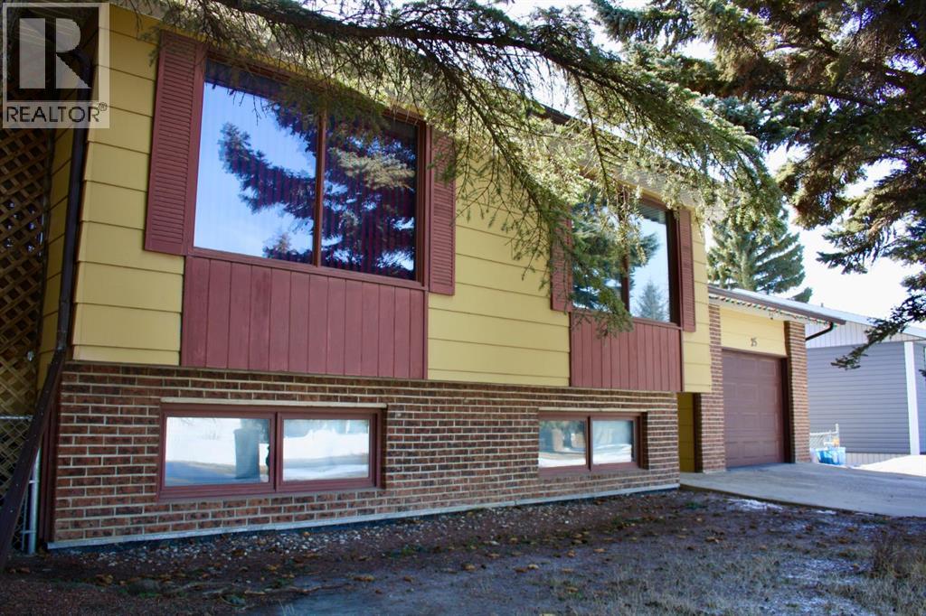 #25 4th Avenue E, Neilburg, Saskatchewan  S0M 2C0 - Photo 4 - A2300110