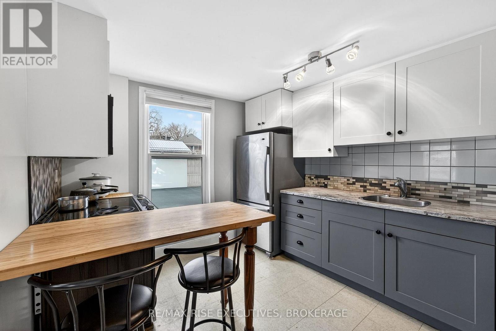 390 Division Street, Kingston, Ontario  K7K 4A7 - Photo 7 - X12972952