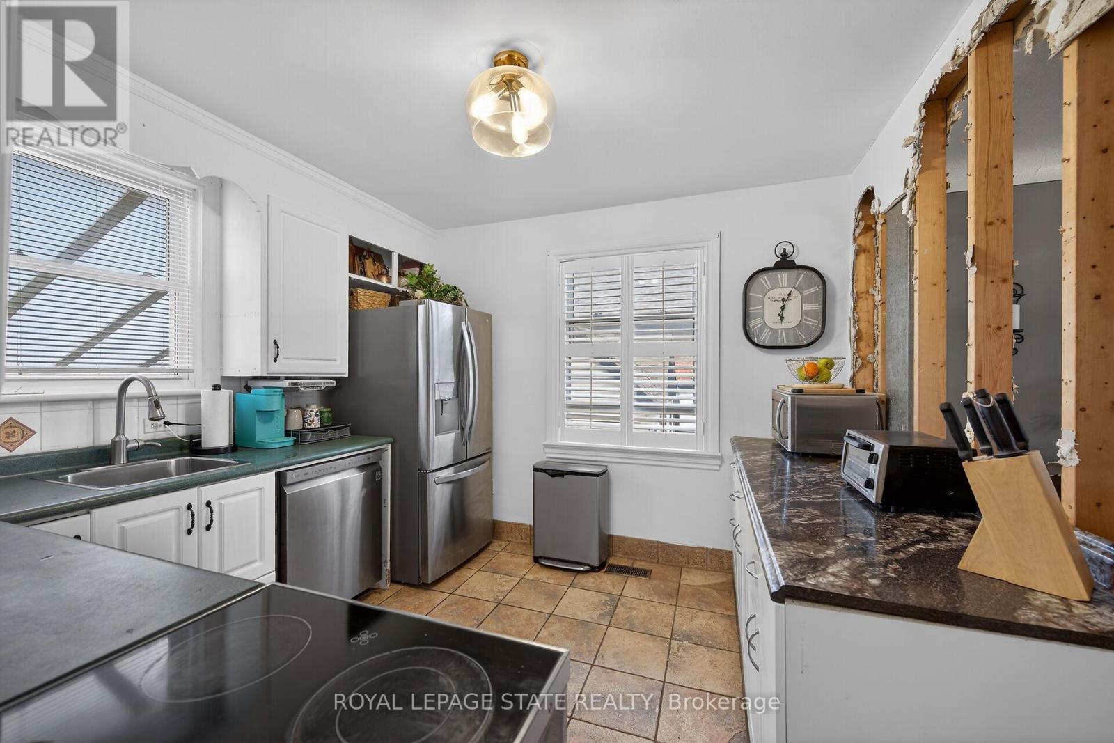 22 Marion Place, Hamilton, Ontario  L8G 1R7 - Photo 12 - X12974314