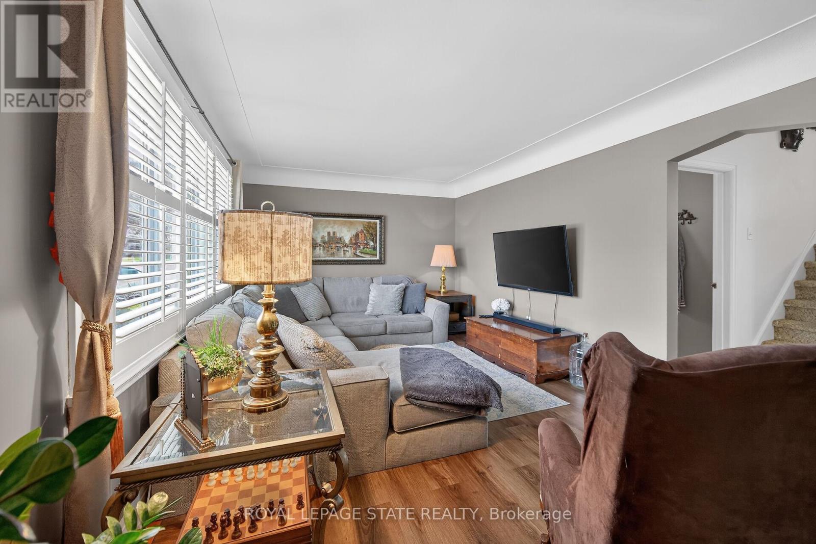 22 Marion Place, Hamilton, Ontario  L8G 1R7 - Photo 4 - X12974314