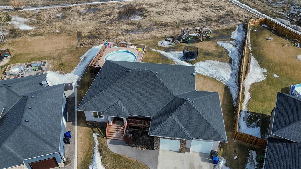 71 Evergreen Avenue, Mitchell, Manitoba  R5G 1H1 - Photo 2 - 202602772